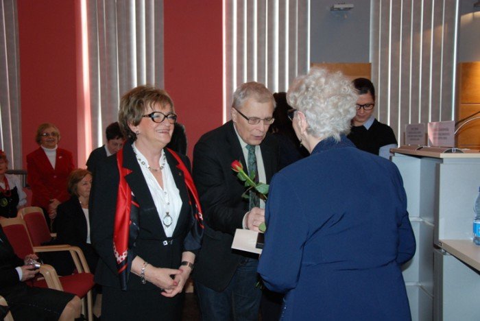 honorowe-odznaki-dla-naszych-seniorow-foto-56406