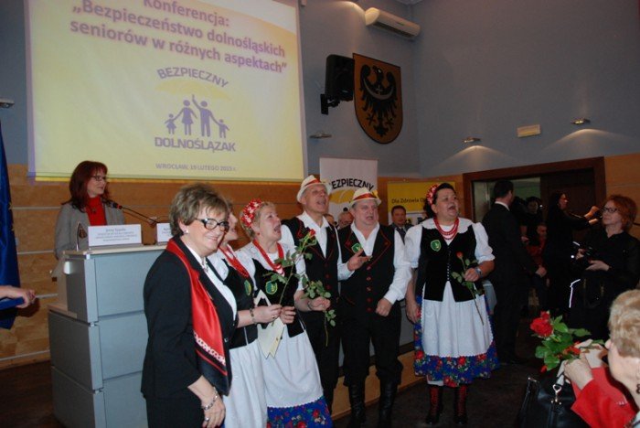 honorowe-odznaki-dla-naszych-seniorow-foto-56406