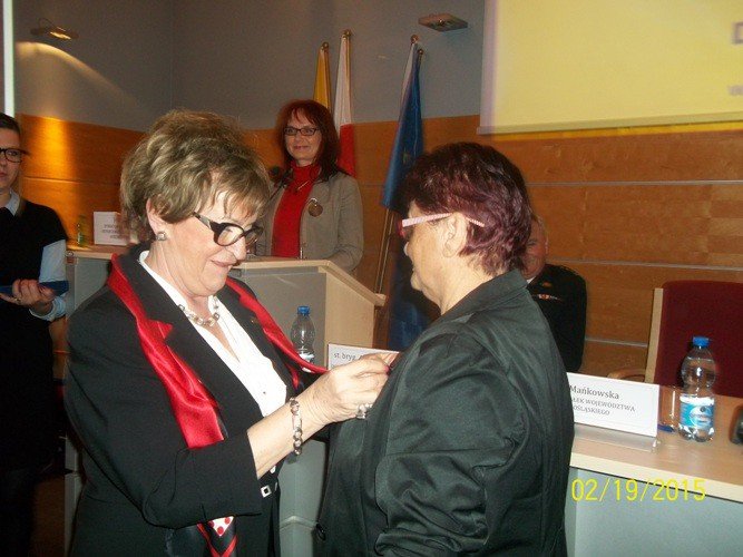 honorowe-odznaki-dla-naszych-seniorow-foto-56406