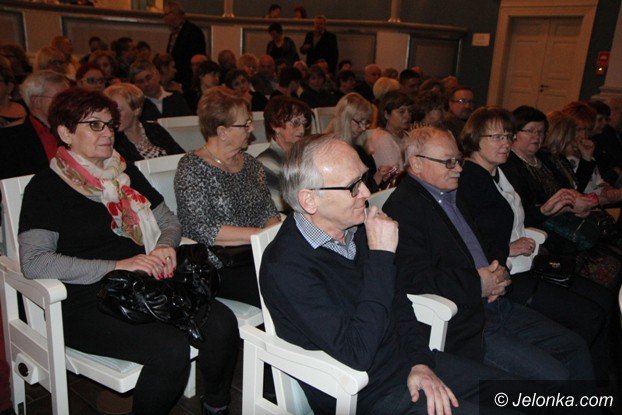yaga-przeniosa-widzow-w-swiat-francuskiej-bohemy-foto-56425