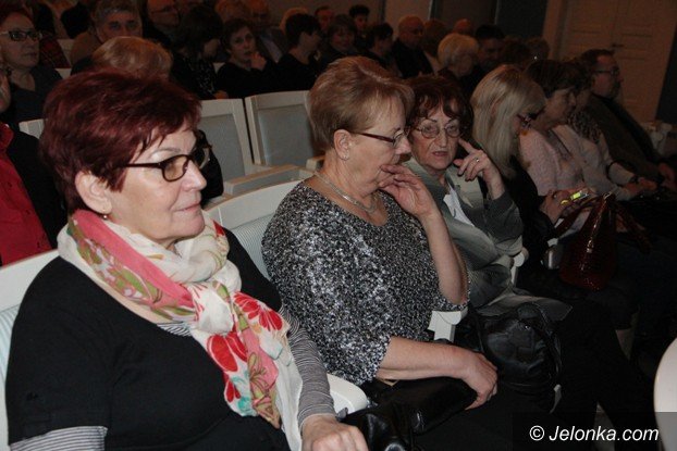 yaga-przeniosa-widzow-w-swiat-francuskiej-bohemy-foto-56425