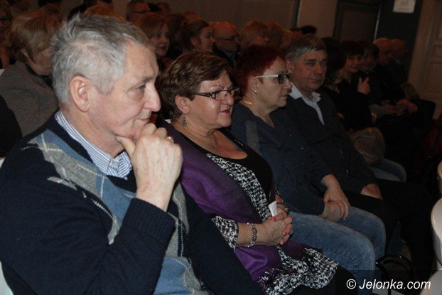 yaga-przeniosa-widzow-w-swiat-francuskiej-bohemy-foto-56425