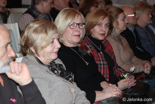 yaga-przeniosa-widzow-w-swiat-francuskiej-bohemy-foto-56425