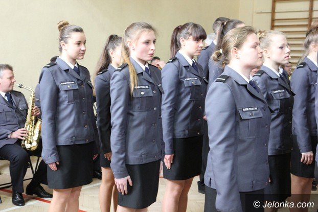 mundurowi-uczniowie-zaprzysiezeni-foto-video-56503