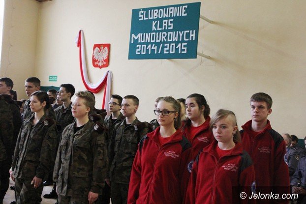 mundurowi-uczniowie-zaprzysiezeni-foto-video-56503