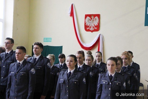 mundurowi-uczniowie-zaprzysiezeni-foto-video-56503