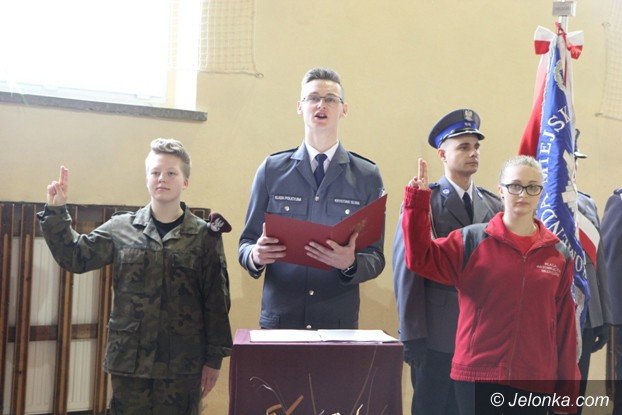 mundurowi-uczniowie-zaprzysiezeni-foto-video-56503