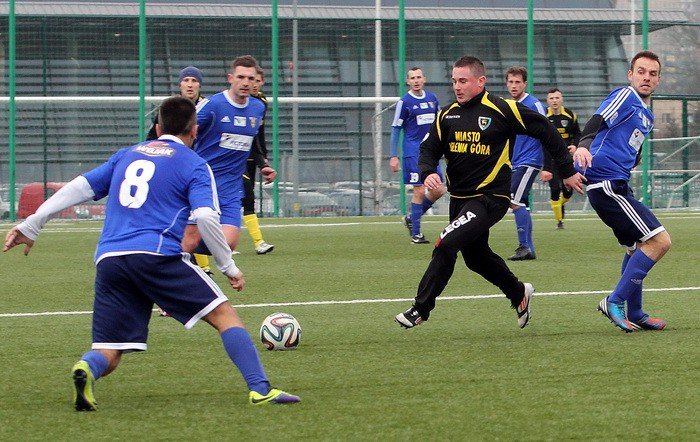 pojedynek-biaoniebieskich-dla-gornika-foto-56566