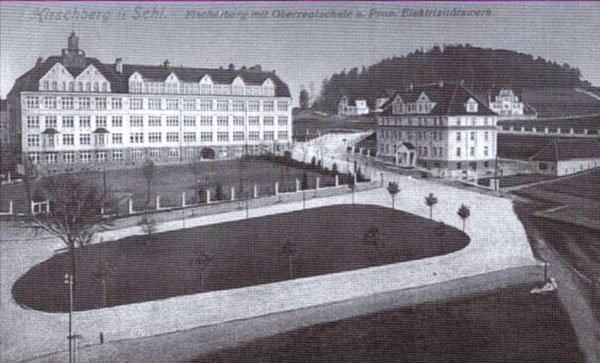 Tu miał powstać kościół. Został plac Energetyka, wcześniej Kącik.