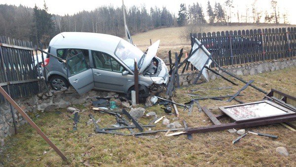 zderzenie-mercedesa-z-renault-w-sosnowce-aktualizacja-foto-56681