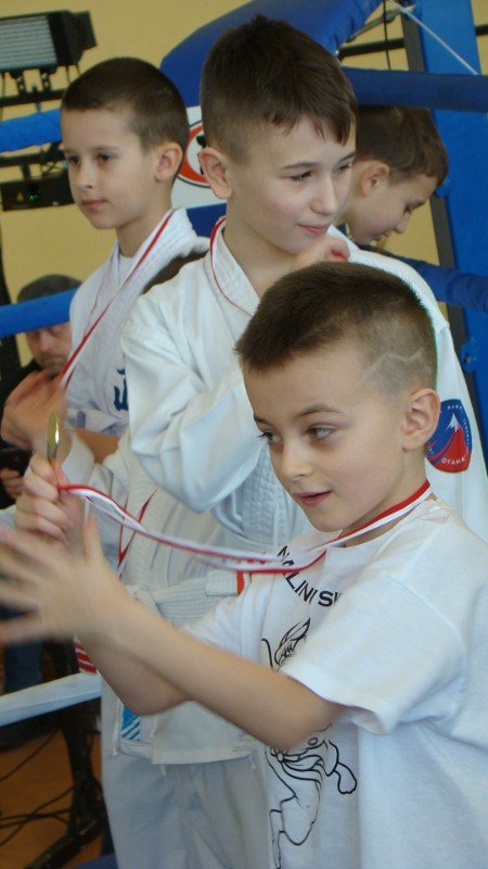 jeleniogorscy-fighterzy-zaznaczyli-swoja-obecnosc-w-lipnikach-uzyckich-foto-56802