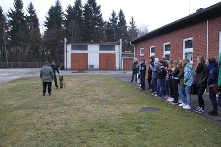 policjanci-goscili-uczniow-z-bolkowa-i-jeleniej-gory-foto-56806