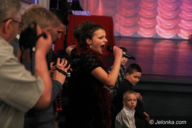 modziez-norwida-po-mistrzowsku-zagraa-w-starym-kinie-foto-56808