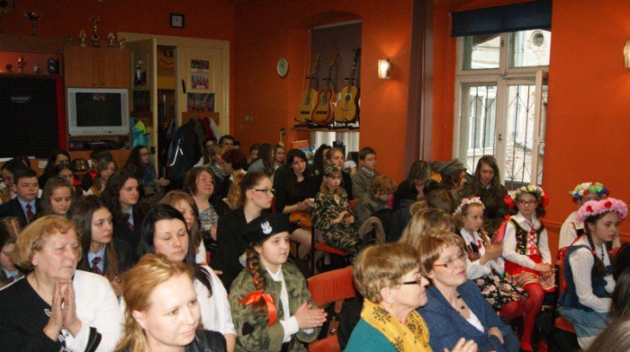 patriotycznie-w-modziezowym-domu-kultury-foto-56849