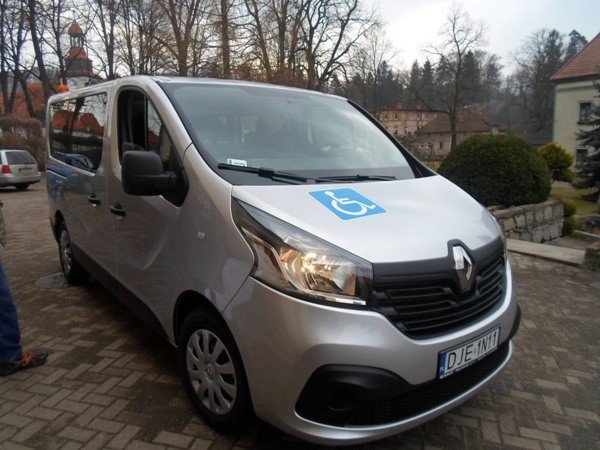 nowy-bus-dla-dpsu-w-janowicach-wielkich-foto-56870