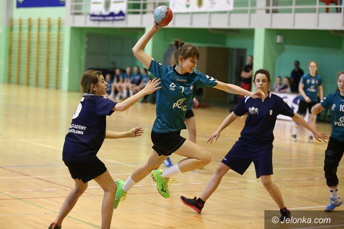 kpr-udzieli-lekcji-handballu-ekipie-z-oawy-foto-56946
