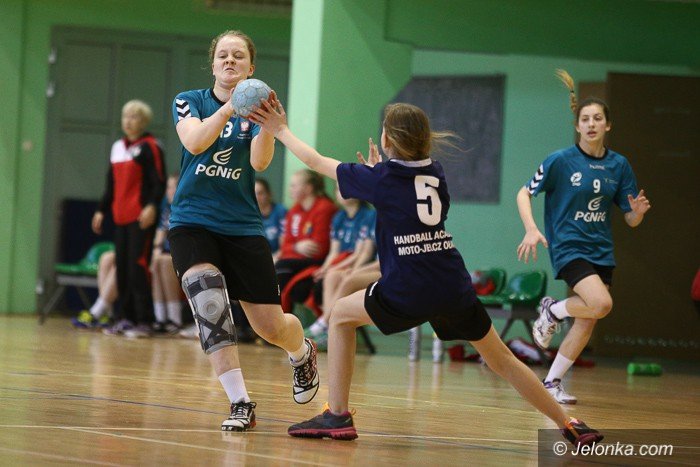 kpr-udzieli-lekcji-handballu-ekipie-z-oawy-foto-56946