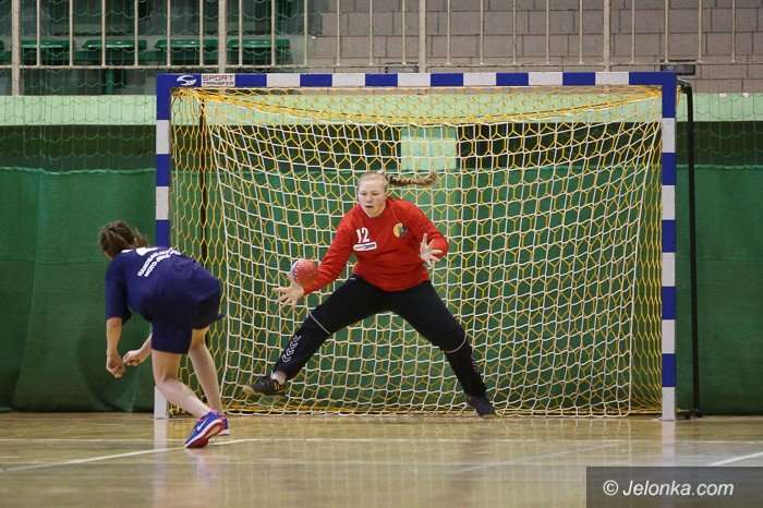 kpr-udzieli-lekcji-handballu-ekipie-z-oawy-foto-56946