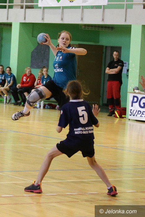 kpr-udzieli-lekcji-handballu-ekipie-z-oawy-foto-56946