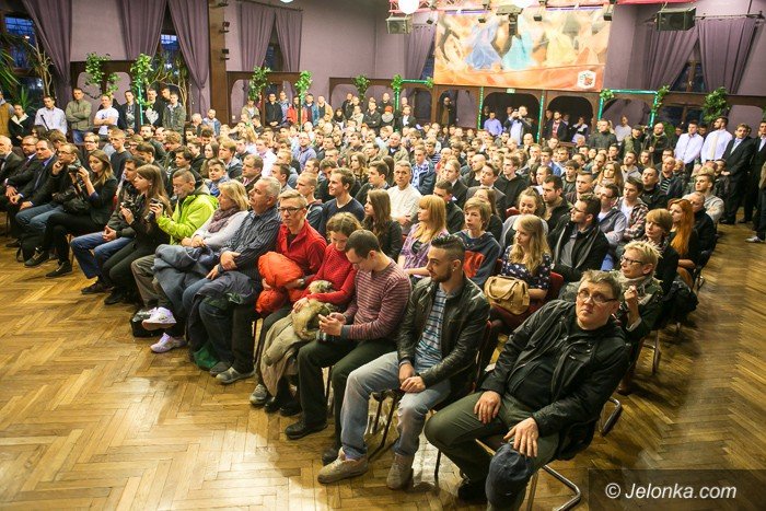 janusz-korwinmikke-przyciaga-tumy-foto-video-56965