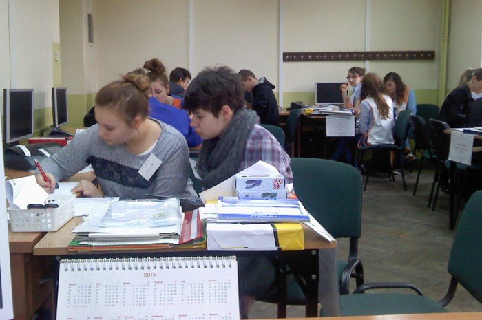 kucharze-fryzjerzy-i-ekonomisci-rywalizowali-w-handlowce-foto-57051