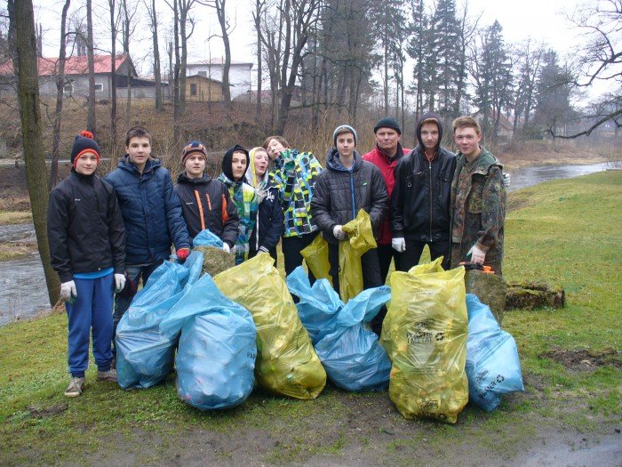 modziez-sprzataa-brzegi-bobru-foto-57070