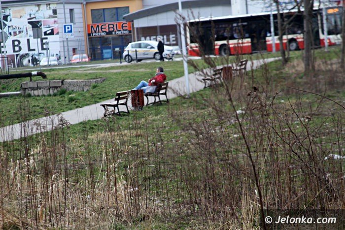 czytelnicy-skwer-jak-smietnisko-foto-57112