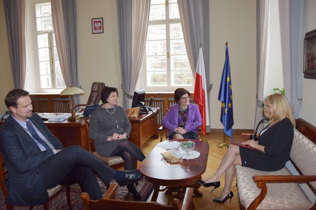 anna-konieczynska-z-wizyta-u-ambasadora-w-pradze-foto-57158