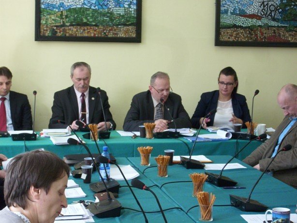 M. Hochół w środku