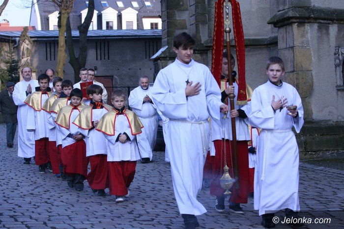 jeleniogorzanie-uczcili-pamiec-ofiar-smolenskich-foto-57297