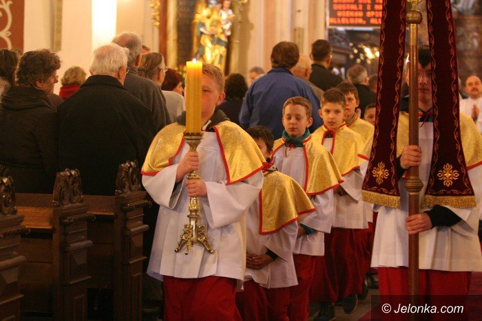 jeleniogorzanie-uczcili-pamiec-ofiar-smolenskich-foto-57297