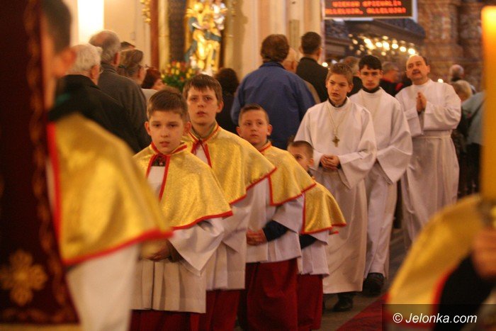 jeleniogorzanie-uczcili-pamiec-ofiar-smolenskich-foto-57297
