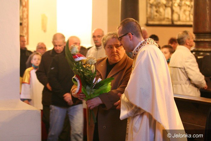 jeleniogorzanie-uczcili-pamiec-ofiar-smolenskich-foto-57297