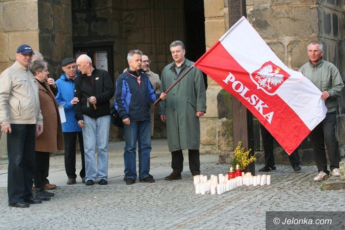 jeleniogorzanie-uczcili-pamiec-ofiar-smolenskich-foto-57297