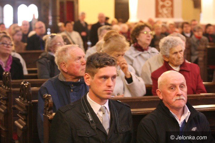 biskup-odprawi-msze-w-intencji-ofiar-smolenskich-foto-57332