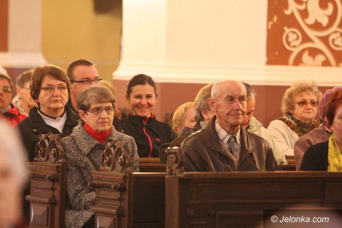 biskup-odprawi-msze-w-intencji-ofiar-smolenskich-foto-57332