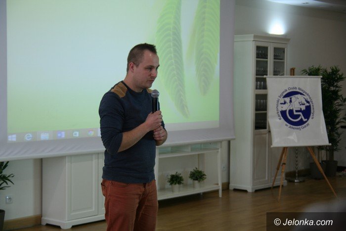 aktywizuja-niepenosprawnych-w-branzy-usug-goscinnych-foto-video-57342