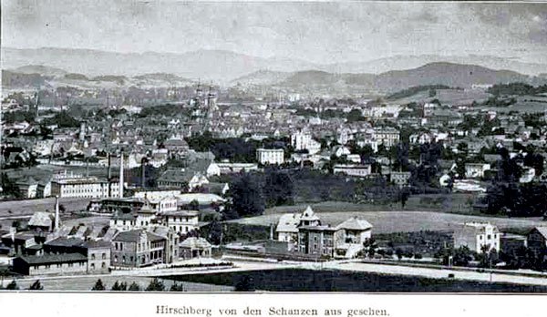 Jelenia Góra widziana z okolic dzisiejszego dworca zachodniego.