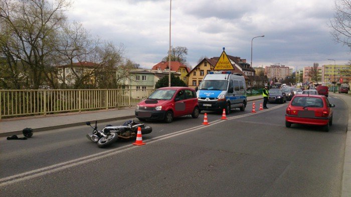 zderzenie-z-motocyklista-27latek-w-szpitalu-foto-57411