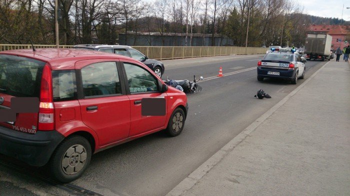 zderzenie-z-motocyklista-27latek-w-szpitalu-foto-57411