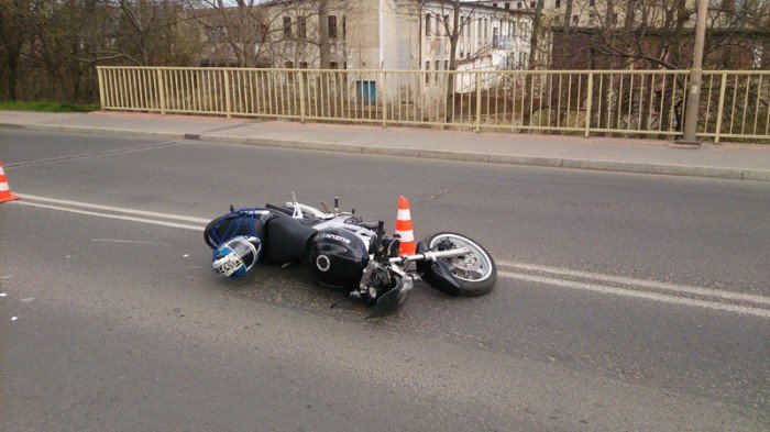 zderzenie-z-motocyklista-27latek-w-szpitalu-foto-57411