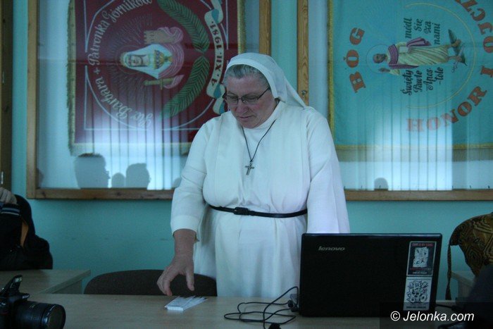 misjonarka-z-kamerunu-spotkaa-sie-z-jeleniogorzanami-foto-57434
