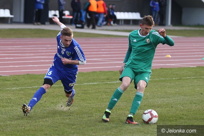 karkonosze-ulegy-rezerwom-slaska-foto-57444