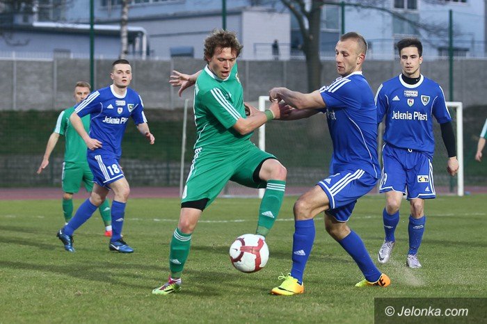 karkonosze-ulegy-rezerwom-slaska-foto-57444