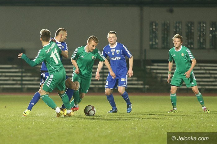 karkonosze-ulegy-rezerwom-slaska-foto-57444