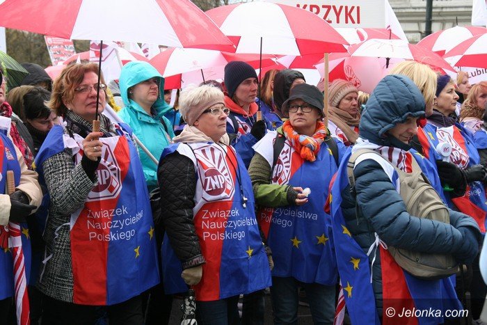 marsz-pod-siedzibe-rzadu-z-udziaem-jeleniogorzan-foto-57446