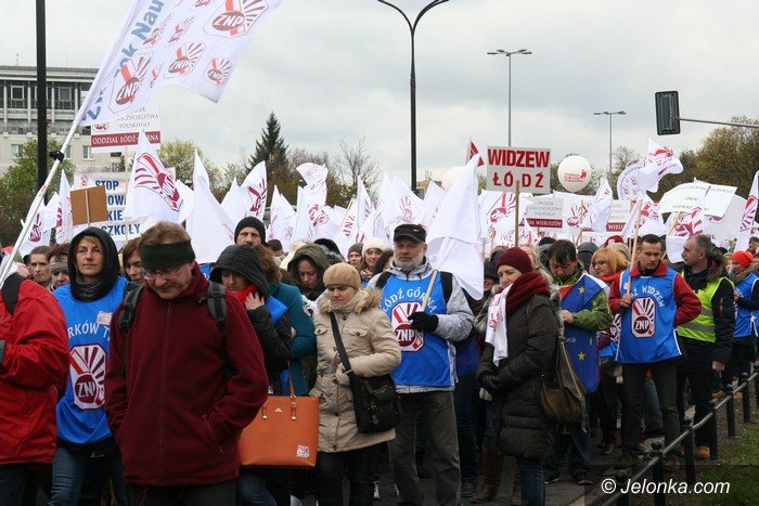 marsz-pod-siedzibe-rzadu-z-udziaem-jeleniogorzan-foto-57446