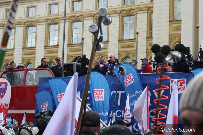 marsz-pod-siedzibe-rzadu-z-udziaem-jeleniogorzan-foto-57446