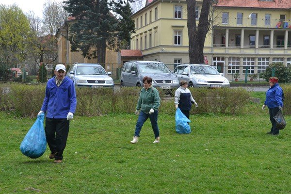 mieszkancy-posprzatali-cieplice-foto-57460