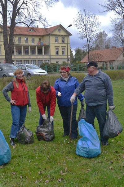 mieszkancy-posprzatali-cieplice-foto-57460